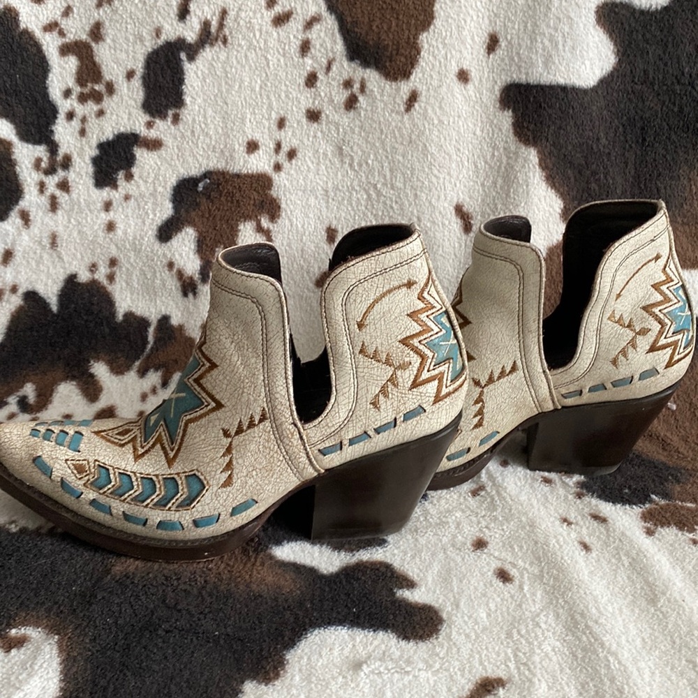 Ariat Dixon snip toe boots